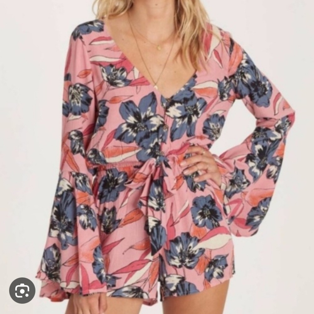Billabong Sittin' Pretty Pink Tropical‎ Print Rayon Flare Sleeve Romper